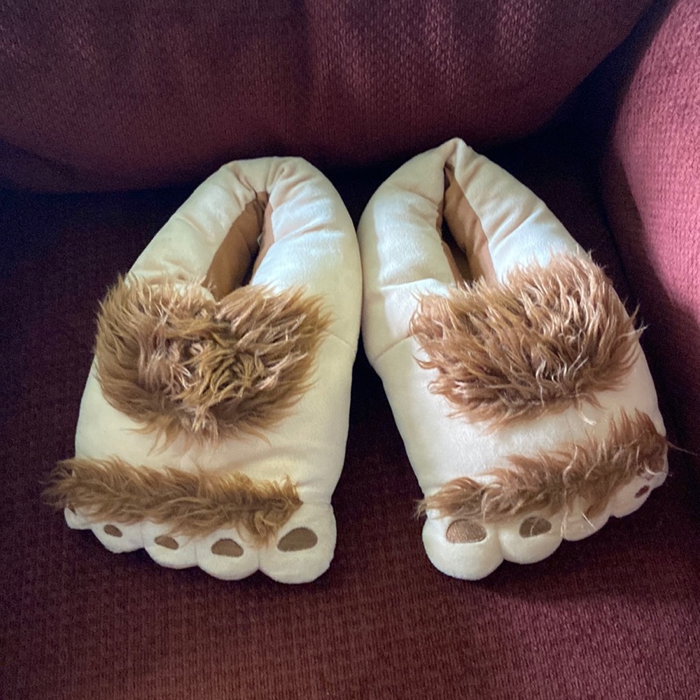 Men’s Hairy Feet Slippers